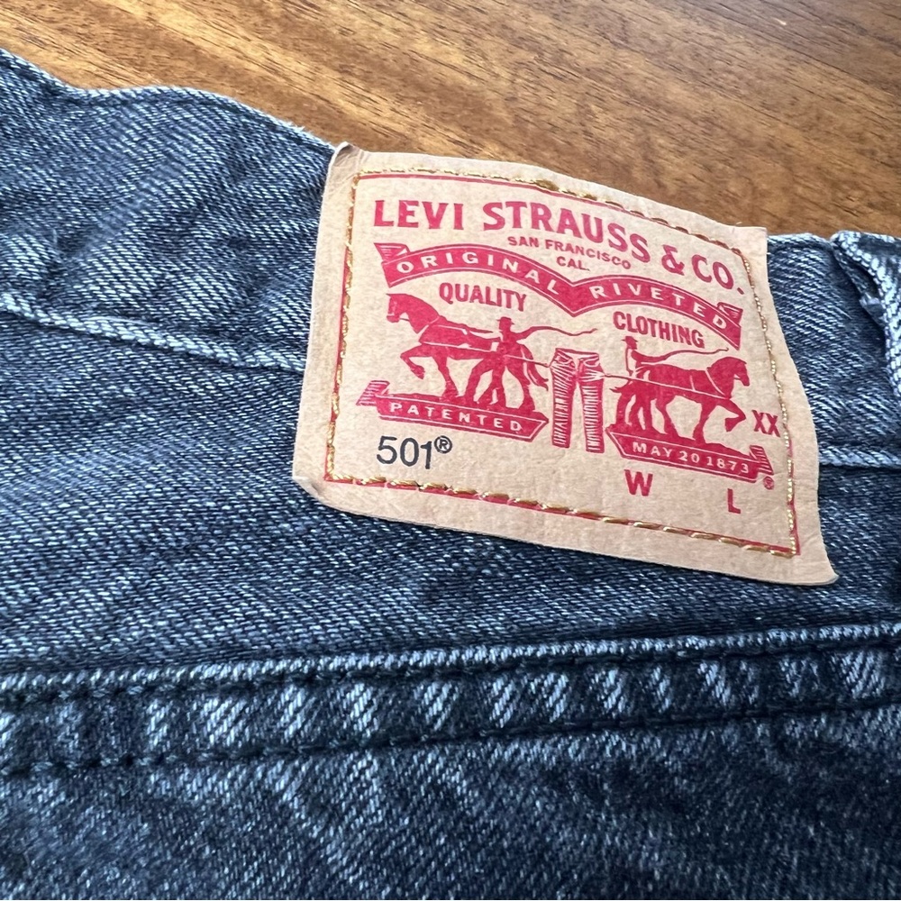 Levi’s 501 Original Jean Shorts Size 28 Washed Black - Picture 11 of 16